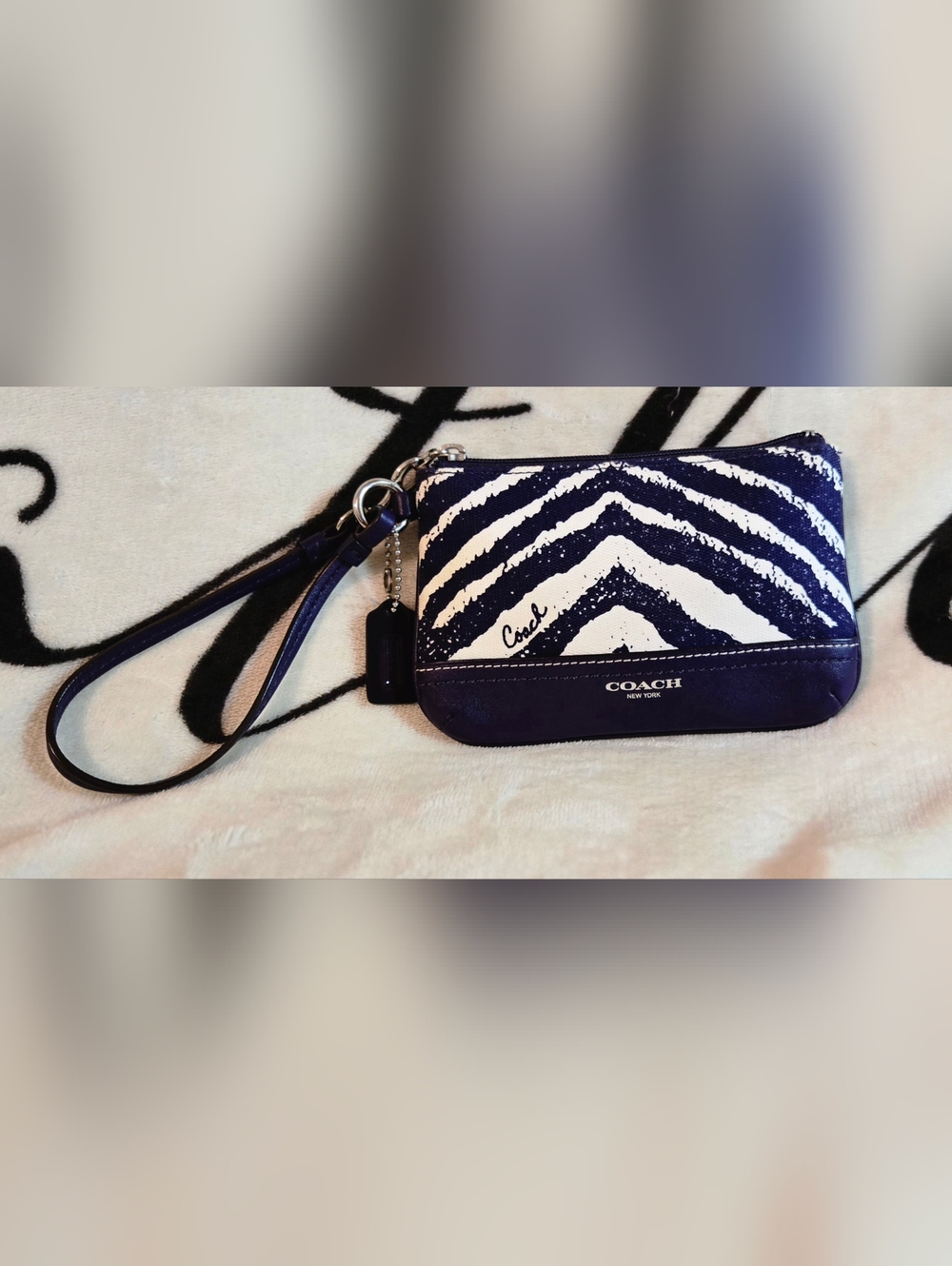 💯 Authentic Coach Legacy Zebra Stripe Marine Purple Wristlet